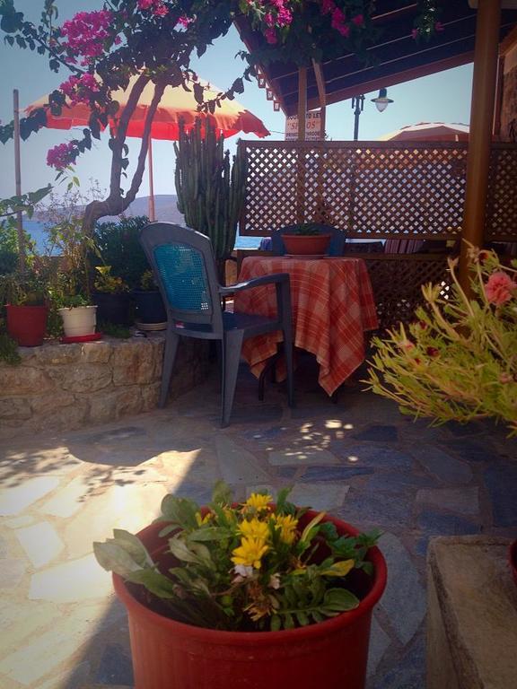 Spiros Apartments Livadia  외부 사진