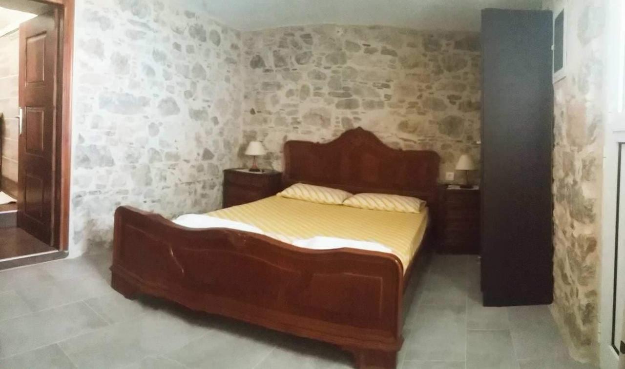 Spiros Apartments Livadia  외부 사진